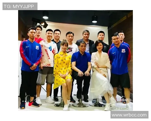 华人足球明星的辉煌历程与全球影响力的深远探讨 华人足球明星的辉煌历程与全球影响力的深远探讨