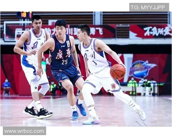 广州篮球队强势领跑篮球状态排行榜展现卓越实力与团队合作精神 广州篮球队强势领跑篮球状态排行榜展现卓越实力与团队合作精神