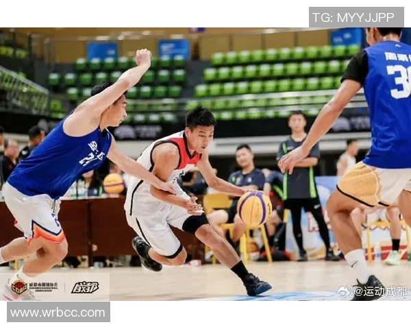 成都篮球队在总决赛积分榜上以92分稳居第一名展现强劲实力