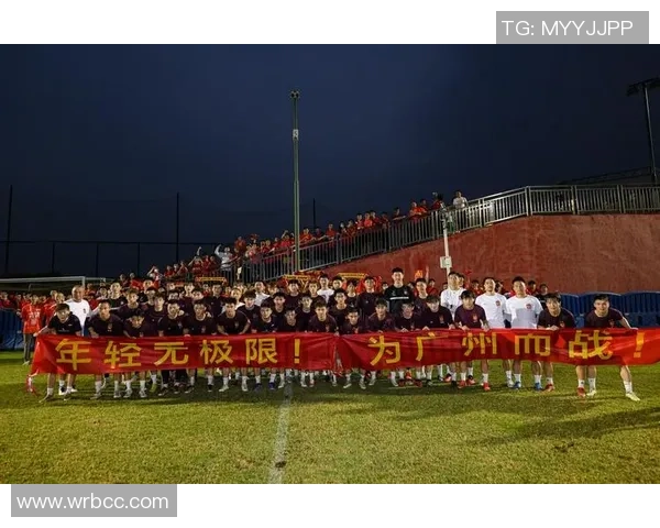 广州足球队奋勇拼搏的历程与荣耀时刻全景回顾 广州足球队奋勇拼搏的历程与荣耀时刻全景回顾